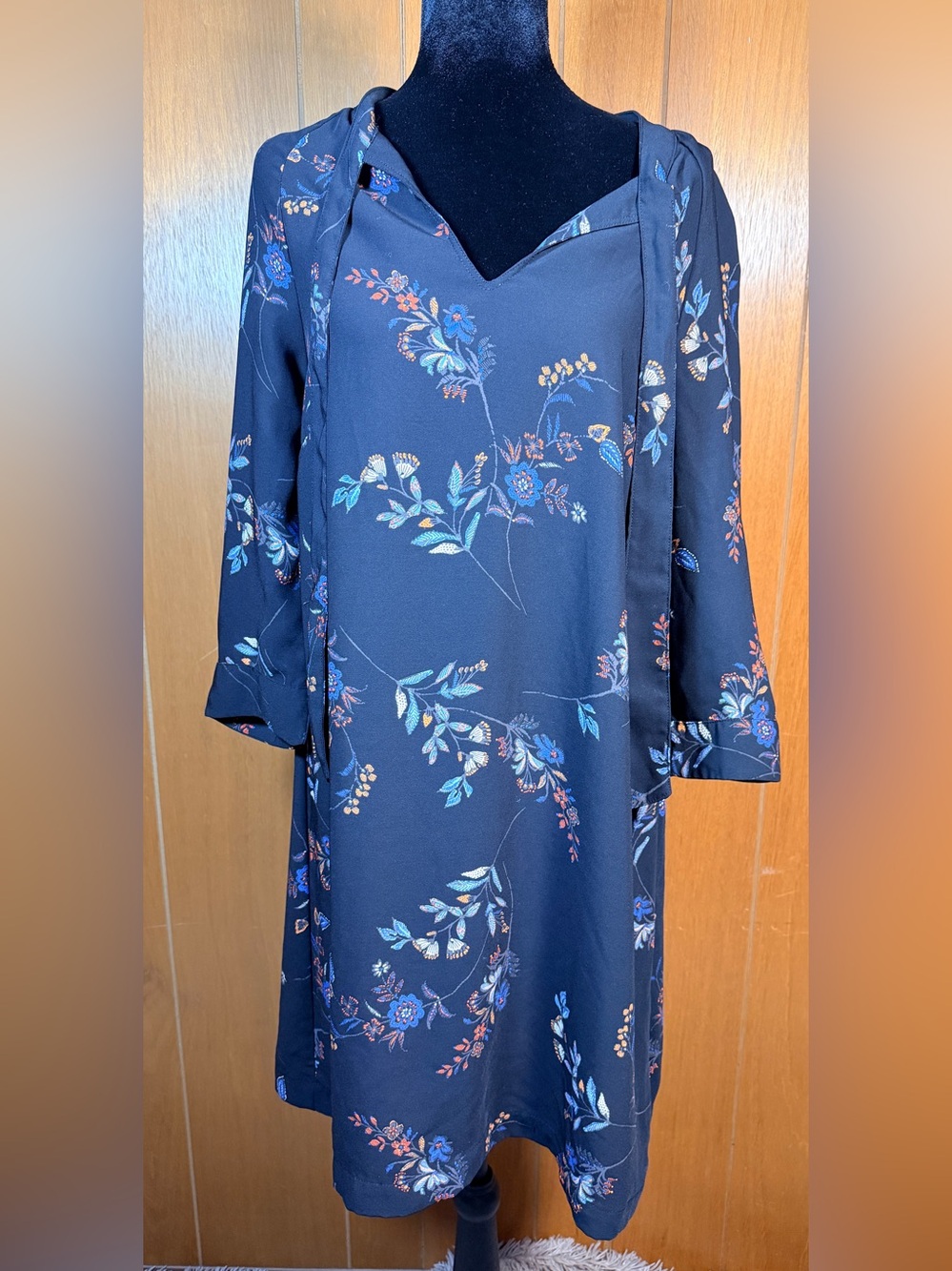 H&M Black Blue Floral V-Neck Shift Dress Long Sleeve Sz 6